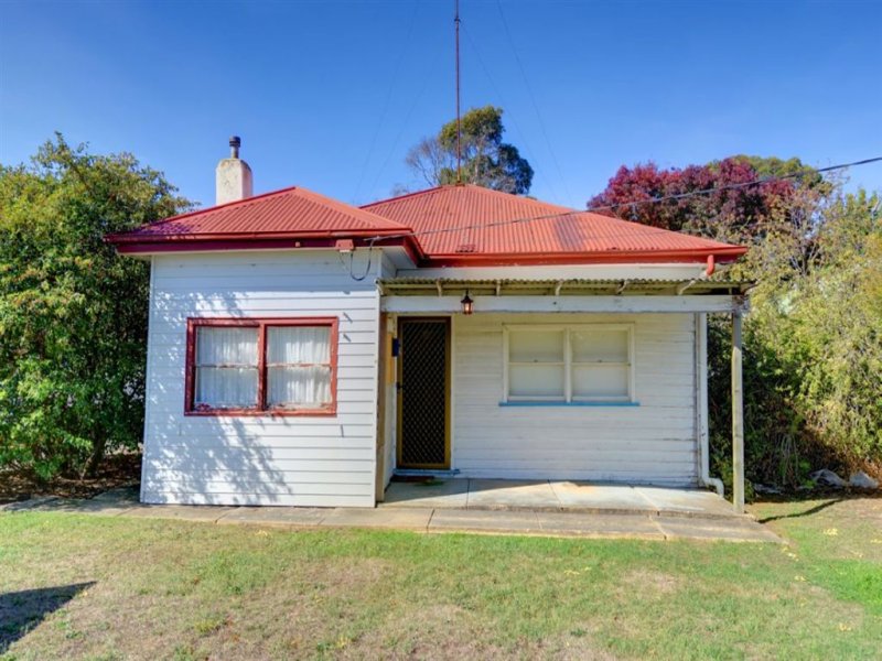 33 Yarrowee Street, Sebastopol, Vic 3356 Property Details