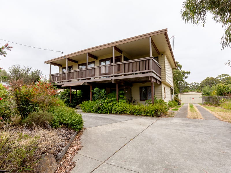 126 Newlands Drive, Paynesville, Vic 3880