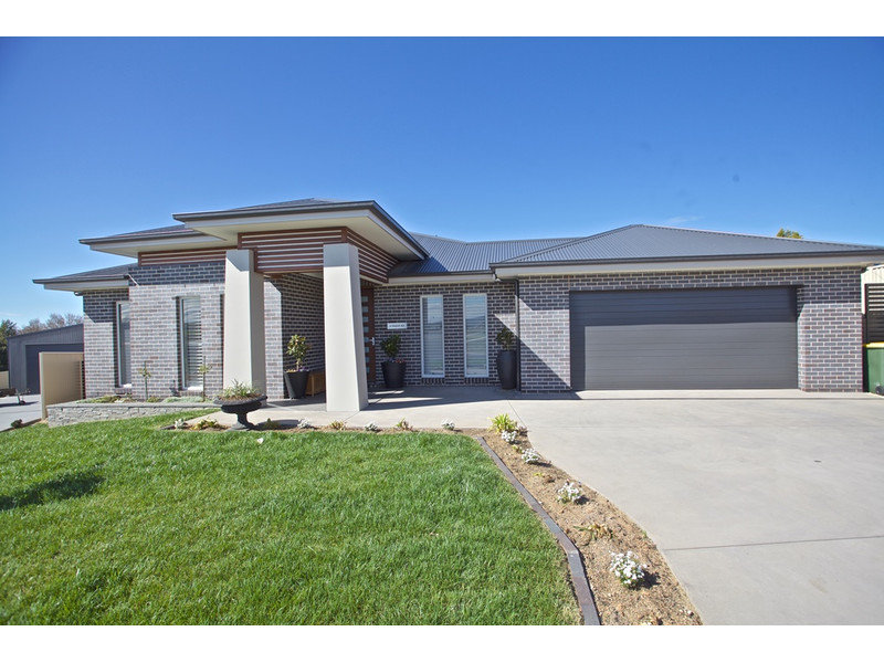 8 Parer Road, Abercrombie, NSW 2795 Property Details