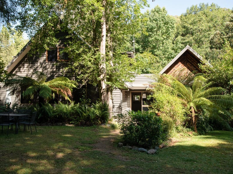 194 Great Alpine Road, Harrietville, Vic 3741 House for Sale