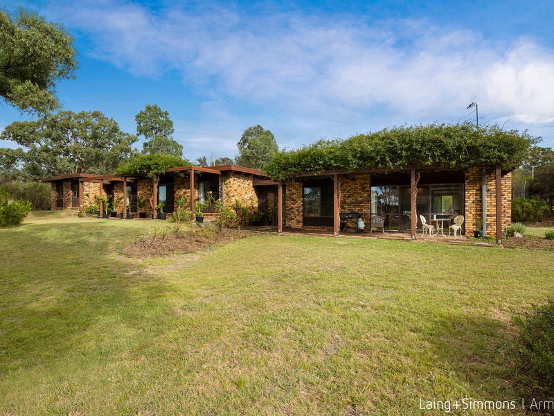 16 Edward Drive, Armidale, NSW 2350