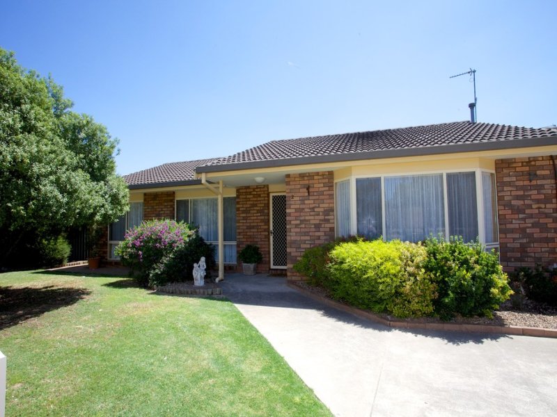 2/114 Barnes Boulevard, Horsham, Vic 3400 Property Details