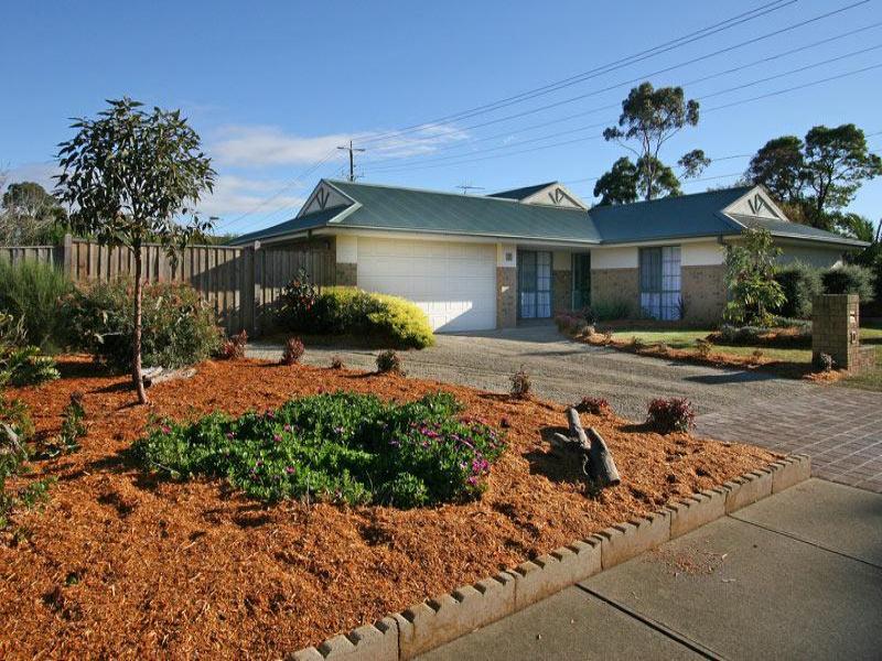 2 Manorwoods Drive, Frankston, VIC 3199