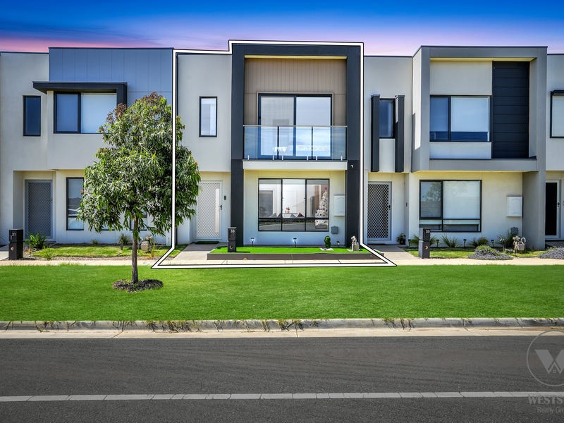 33 Basten Avenue, Deanside, Vic 3336 House for Sale