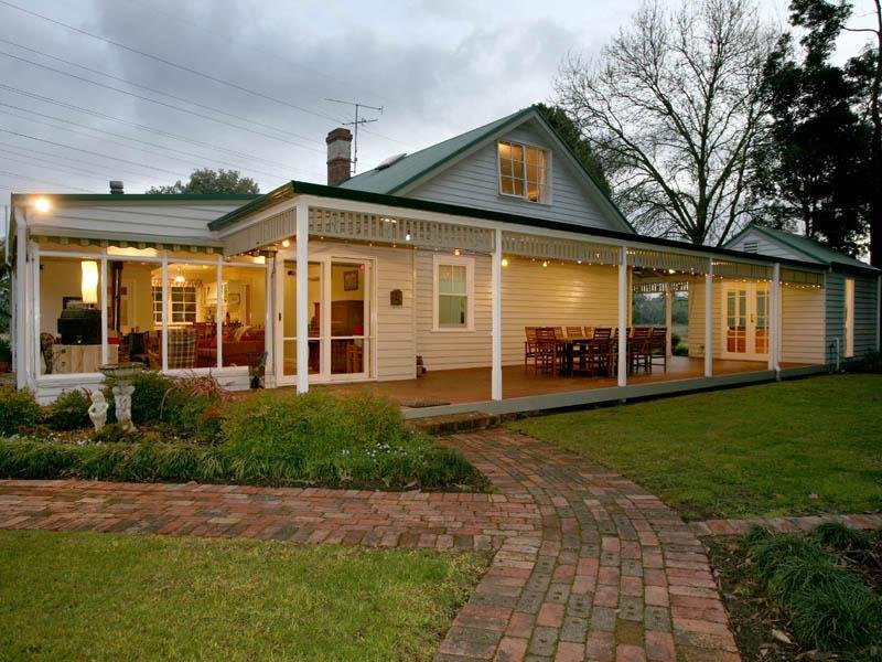166 Toomuc Valley Road, Pakenham, VIC 3810 - realestate.com.au
