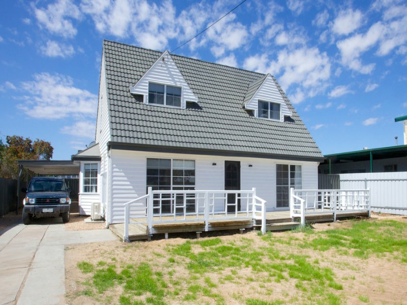 19 Mathoura Street, Horsham, VIC 3400