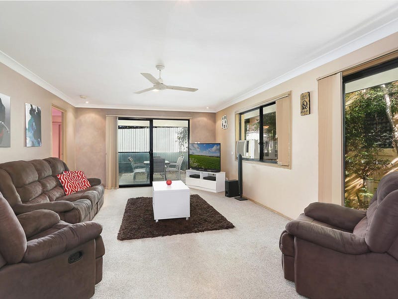 8/13 Schneider Avenue, Labrador, Qld 4215 Property Details