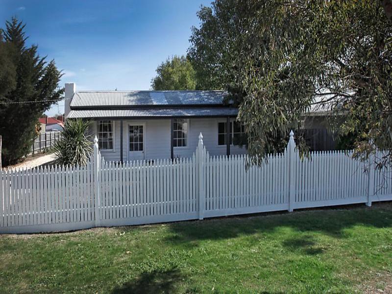 13 Warren Street, VIC 3444