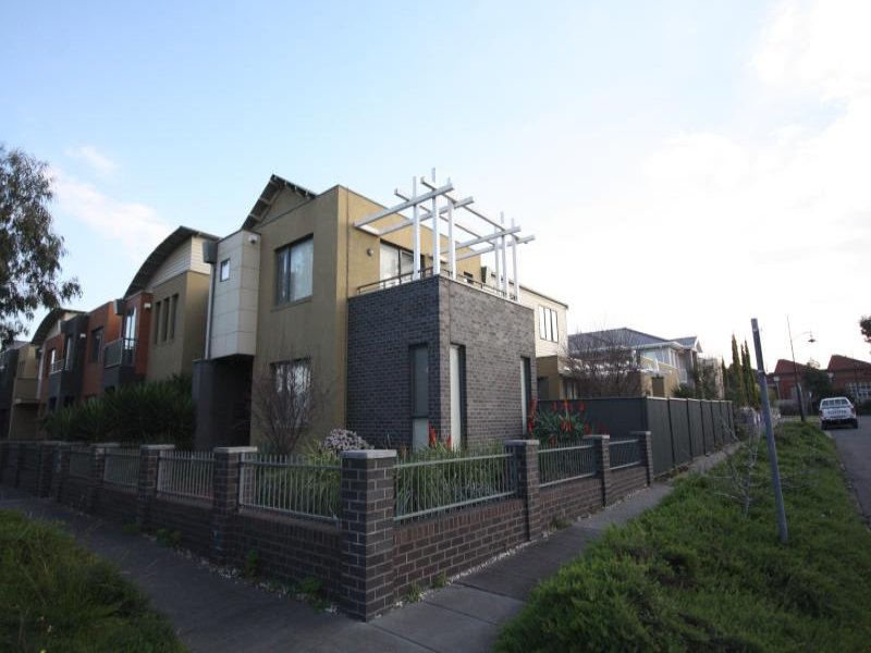 11 Eveline Avenue, Maribyrnong, VIC 3032