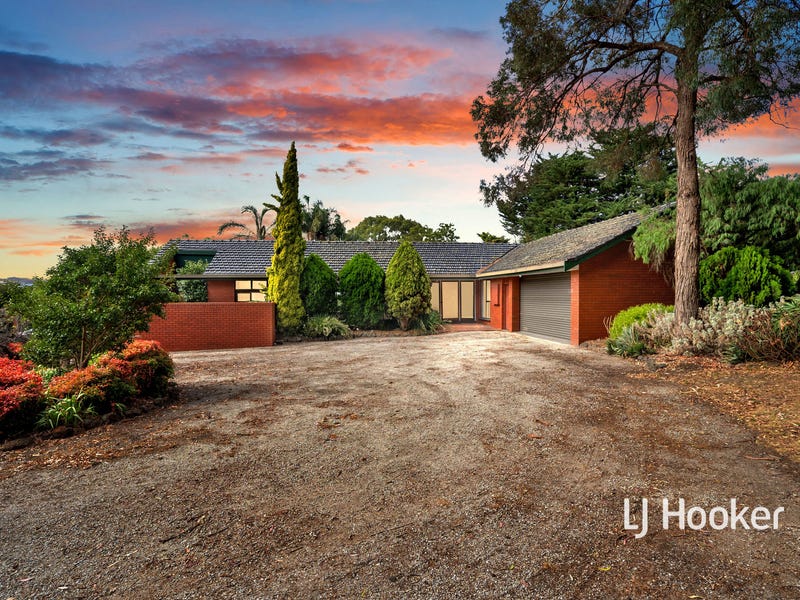 Houses for Sale in Narre Warren North, VIC 3804