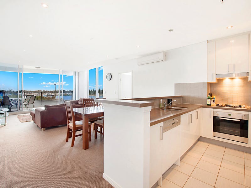 806/4 Como Crescent, Southport, Qld 4215 Property Details