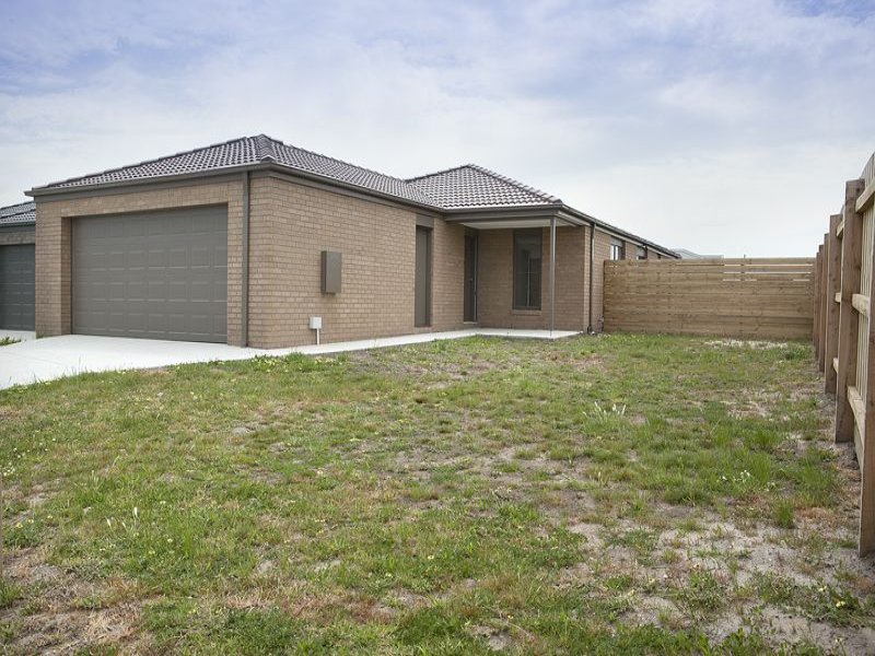 Lot 165 Goshawk Drive, Pakenham, Vic 3810 Property Details
