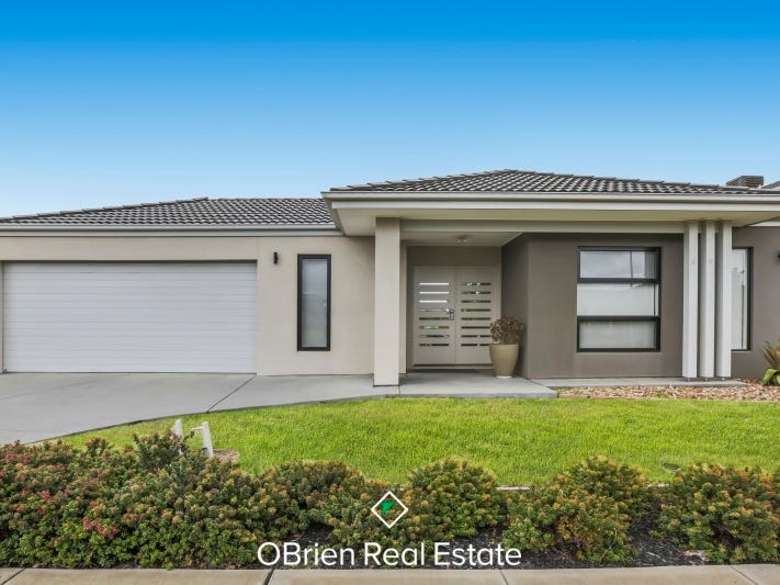 40 Riverstone Boulevard, Clyde North, VIC 3978