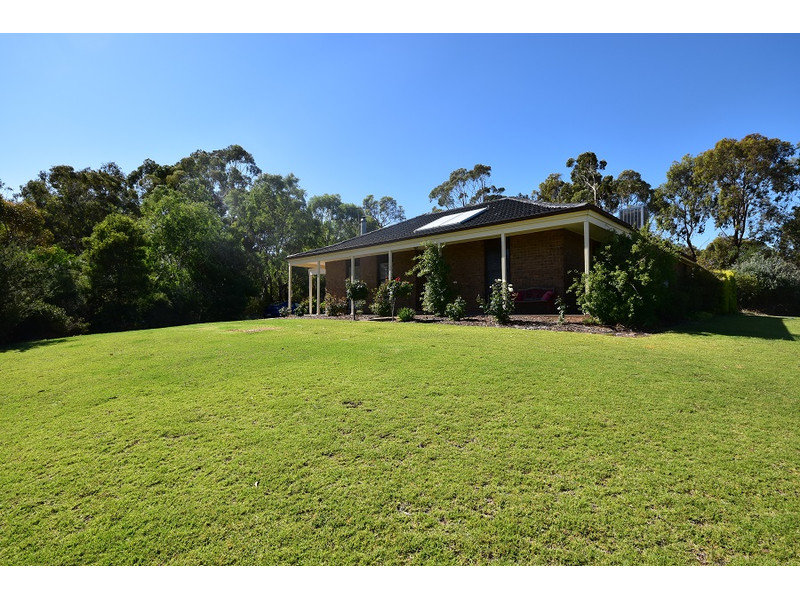 Property 121496306, Gumeracha, SA 5233 Property Details