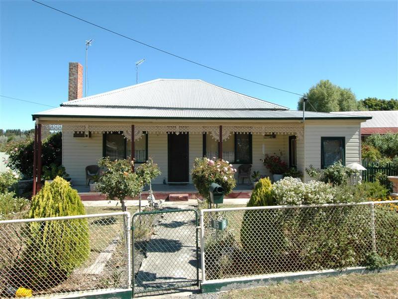 15 Pratt Street, Beaufort, Vic 3373 Property Details