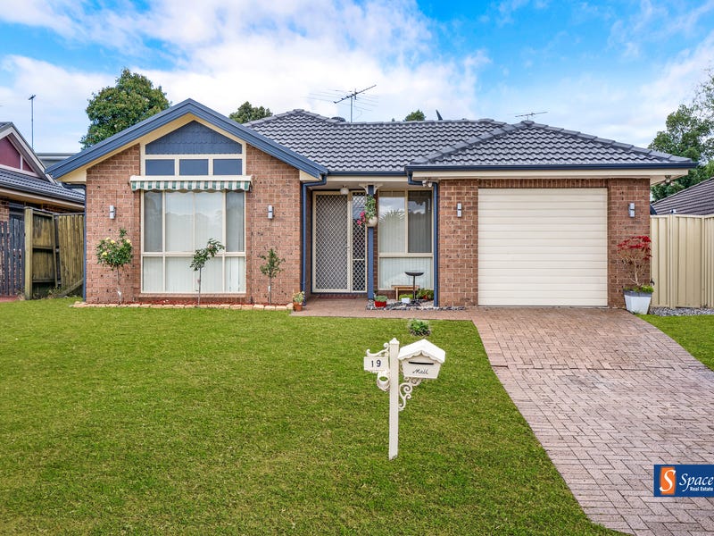 19 Lacy Place, Mount Annan, NSW 2567