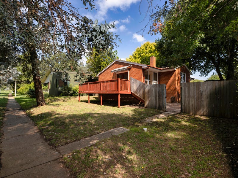 9 Philp Place, Curtin, ACT 2605 Property Details