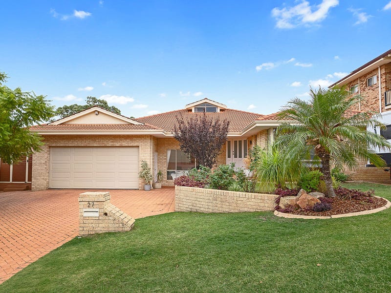27 Standish Way, Woodvale, WA 6026
