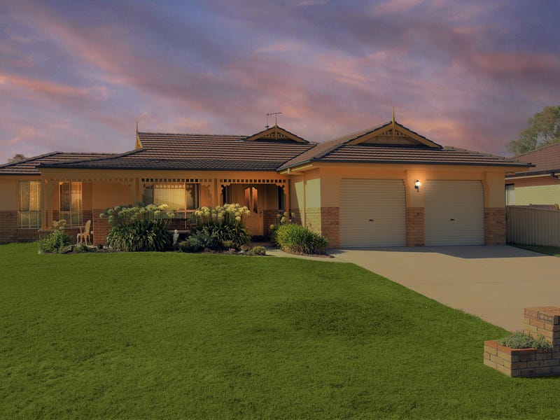 6 Roxburgh Drive, Bathurst, NSW 2795 Property Details