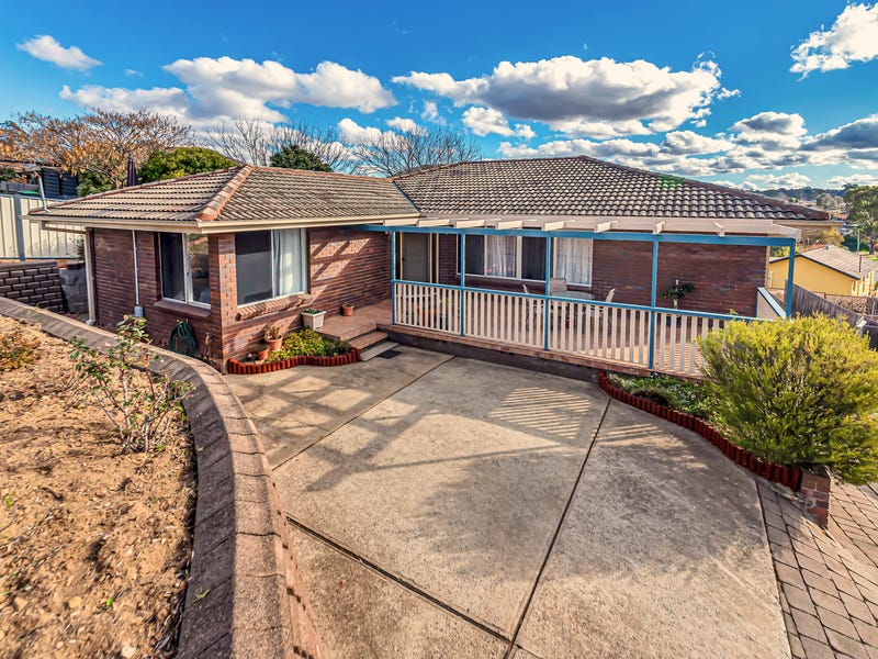 8 Eecen Road, Queanbeyan, NSW 2620 Property Details