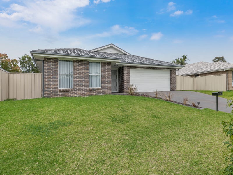 8 Mahogany Crescent, Thornton, NSW 2322 Property Details