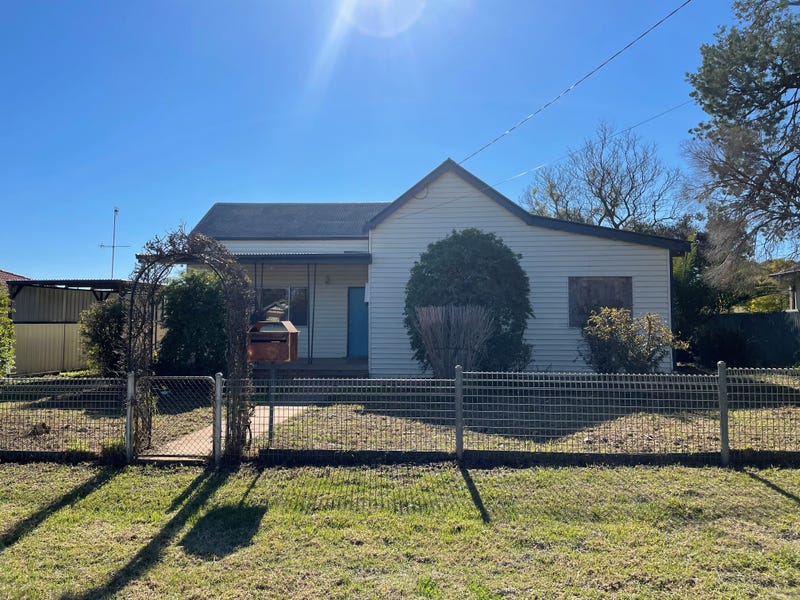 203 BATHURST STREET, Condobolin, NSW 2877 Property Details