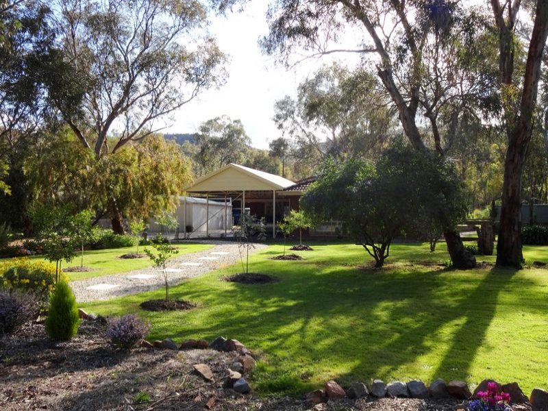 16 Mistletoe Lane, Glenrowan, Vic 3675 Property Details