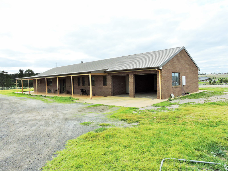130 Moore Road, Sunbury, Vic 3429