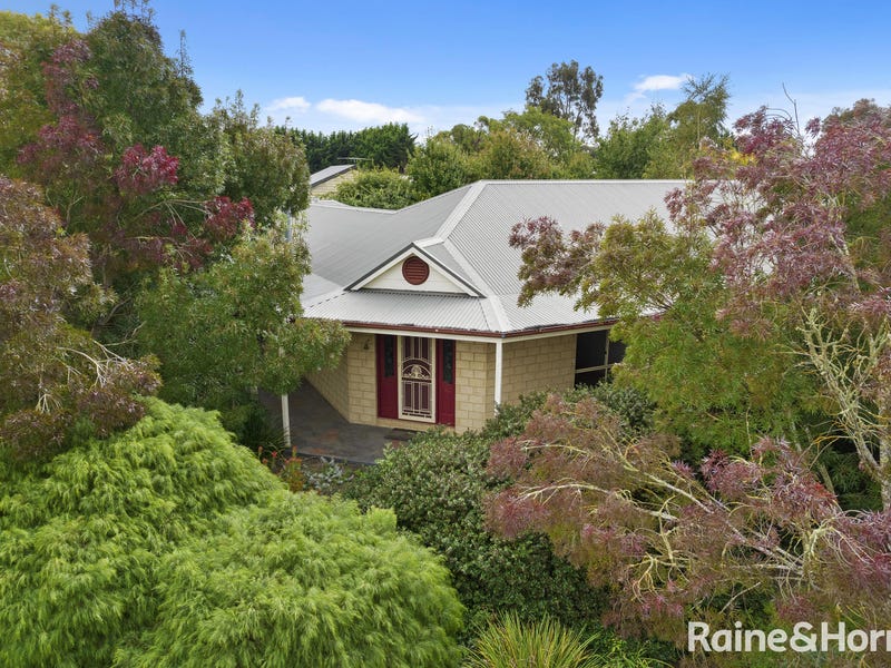 61 Skyline Drive, Gisborne, Vic 3437 Property Details