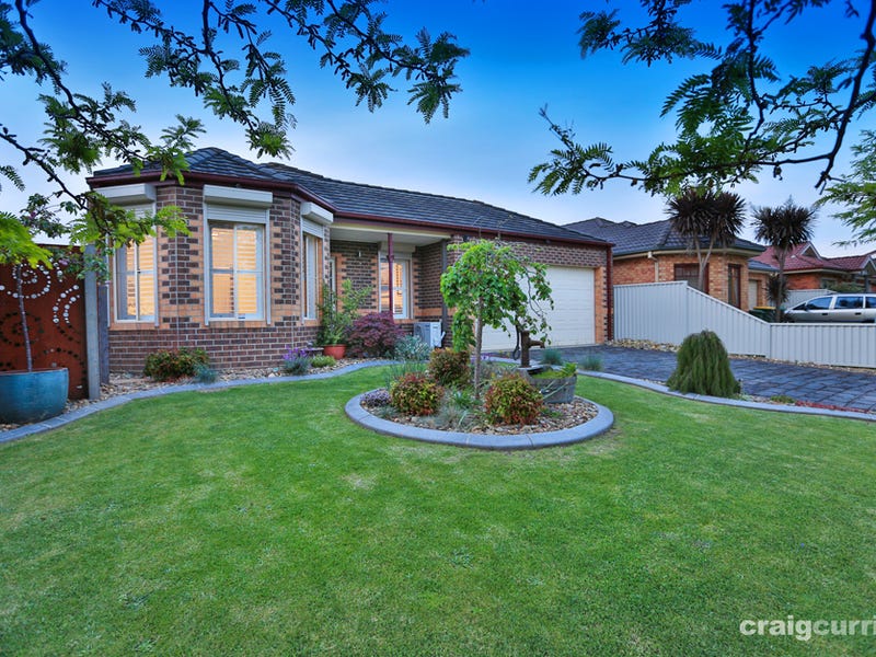 10 Clearwater Drive, Pakenham, Vic 3810 House for Sale realestate
