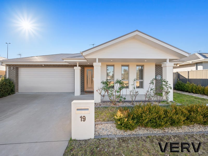 19 Nellie Street, Googong, NSW 2620 House for Sale