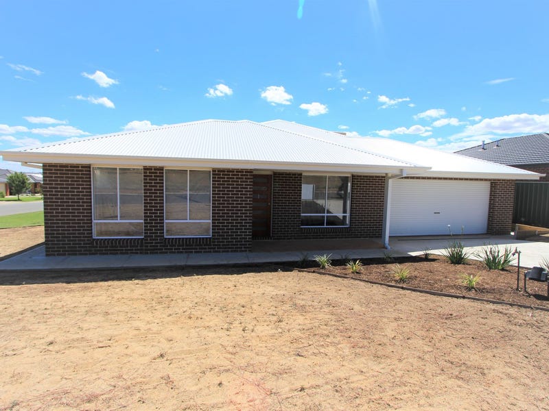 16 Hazelwood Drive, Forest Hill, NSW 2651