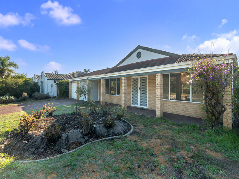 31 Waratah Boulevard, Canning Vale, WA 6155