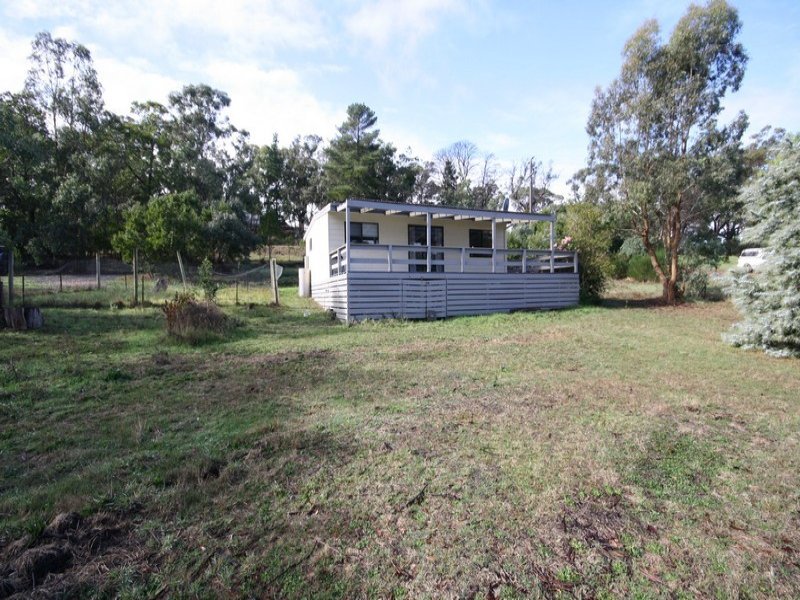 32 Young Street, Linton, Vic 3360 Property Details