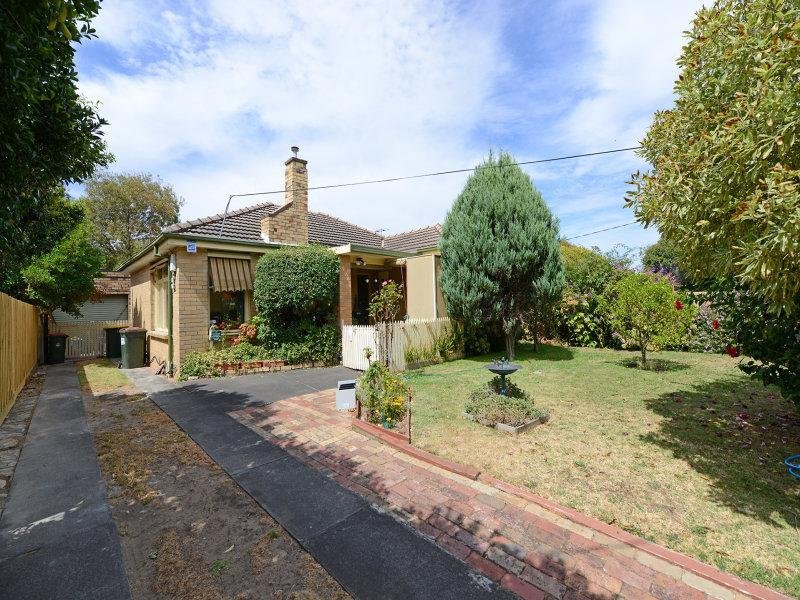 6 Bayside Grove, Seaford, Vic 3198 Property Details