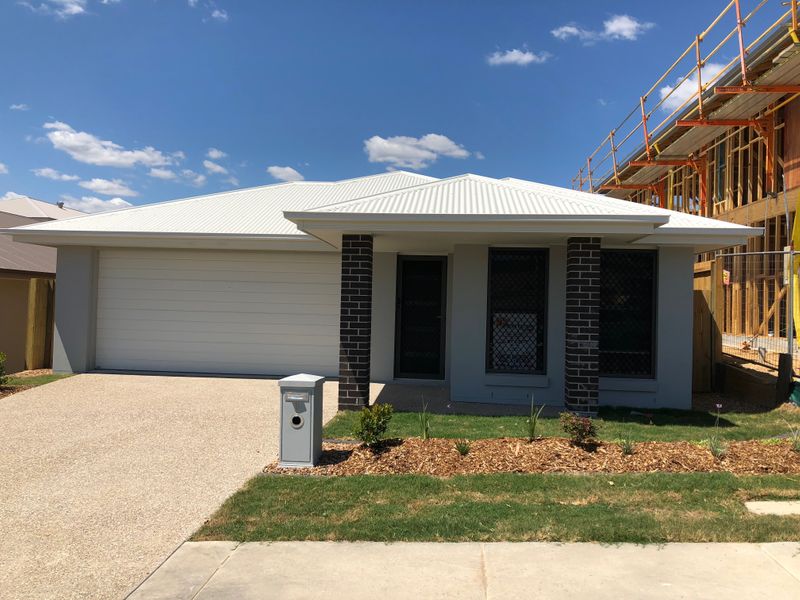 8 Dubai Circuit, Spring Mountain, QLD 4300