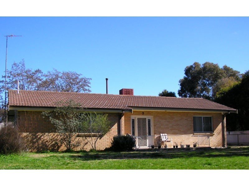 7 Willawong St, Young, NSW 2594 Property Details