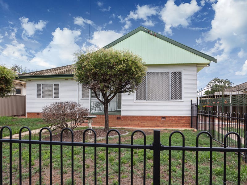 58 Oak Street South Tamworth Nsw 2340