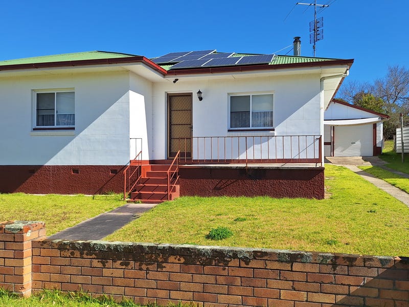 30 Denham St, Stanthorpe, Qld 4380 House for Sale