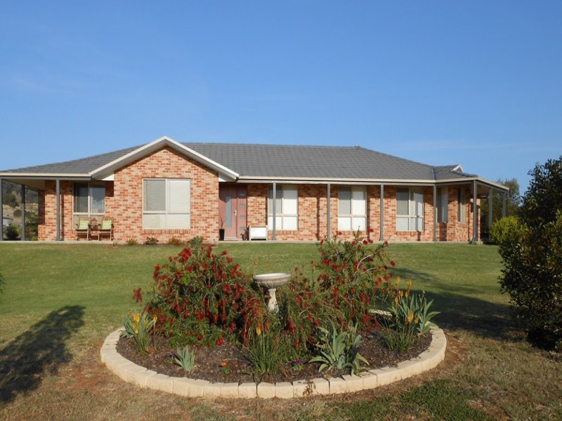 2 Conjola Drive, Tamworth, NSW 2340 Property Details