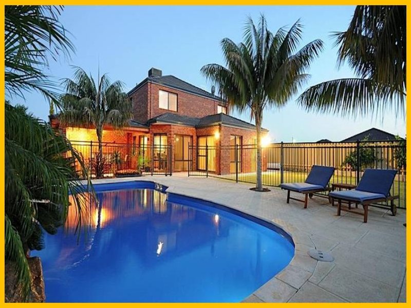 11 Boynton Gardens, Iluka, WA 6028