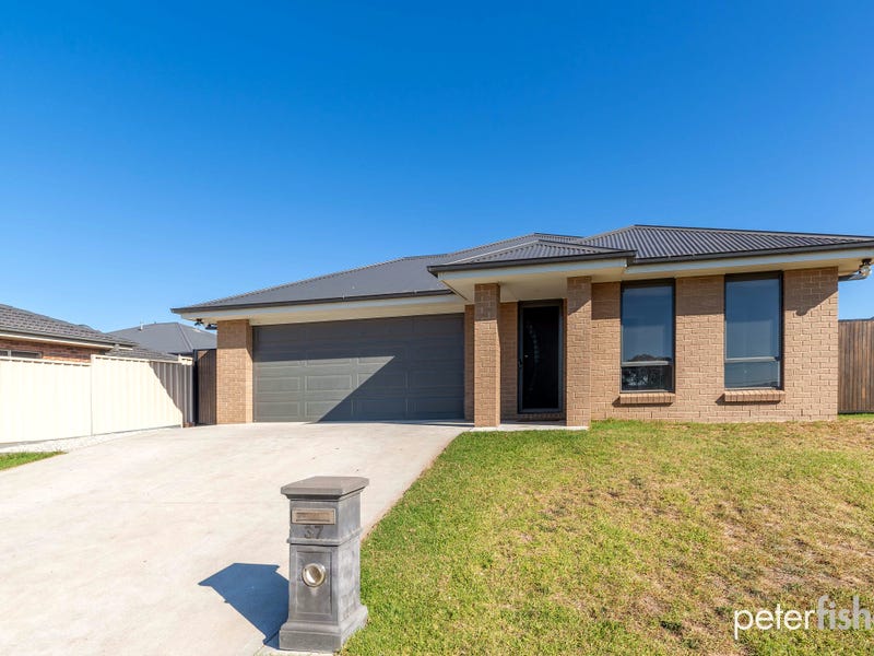 37 Moonstone Drive, Orange, NSW 2800