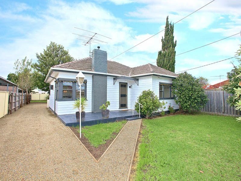 2 Romsey Avenue, Sunshine North, VIC 3020