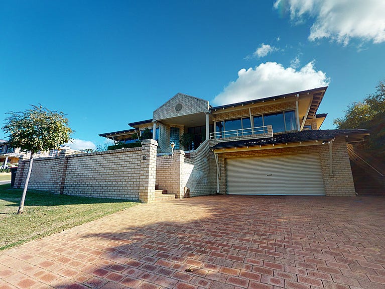 18 Regent Drive, Alexander Heights, WA 6064 18 Regent Drive, Alexander Heights, WA 6064