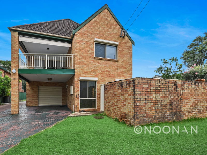 1/852 Forest Road, Peakhurst, NSW 2210 Property Details