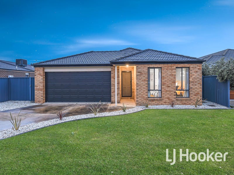 50 Shearwater Drive, Pakenham, VIC 3810