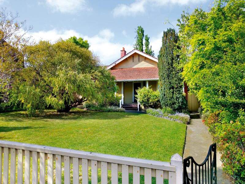 10 Irymple Avenue, Glen Iris, VIC 3146