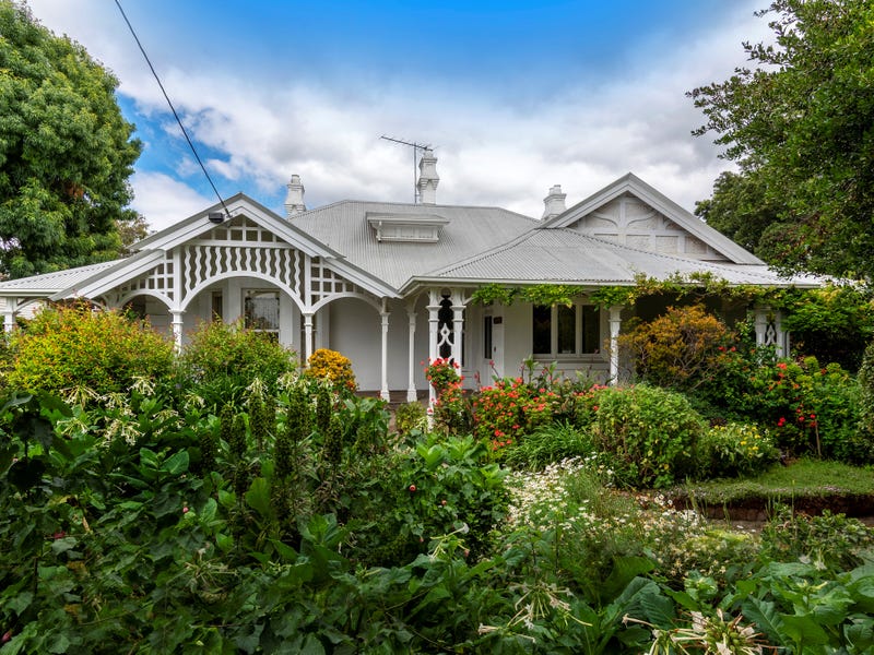 27 Retreat Road, Newtown, VIC 3220