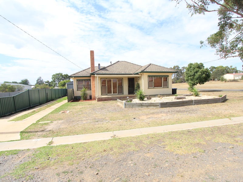 17 Mcmahon Street Heathcote Vic 3523 Realestate Com Au