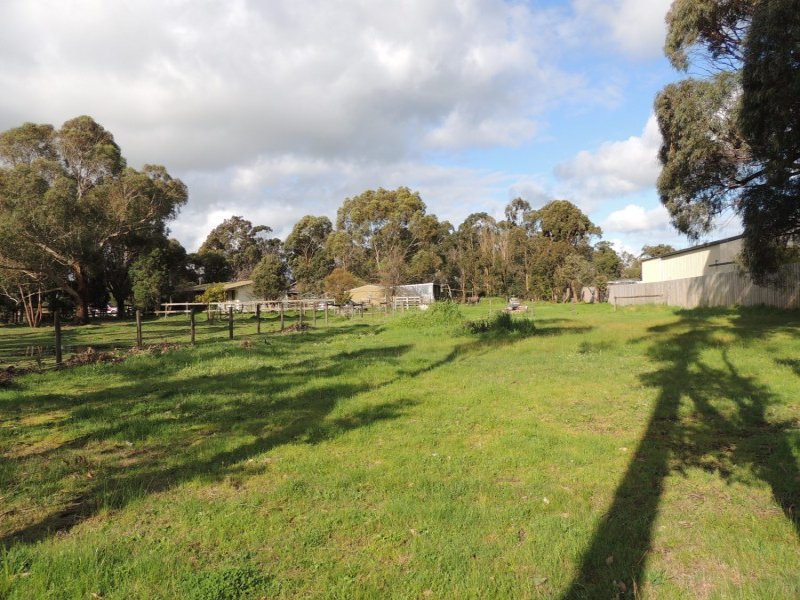 1020 Collett Street, Longwarry, Vic 3816 Property Details